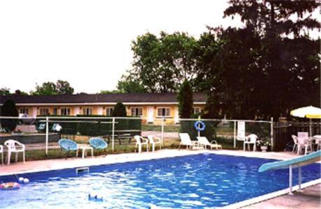 Gateway Motel Gananoque Exterior photo