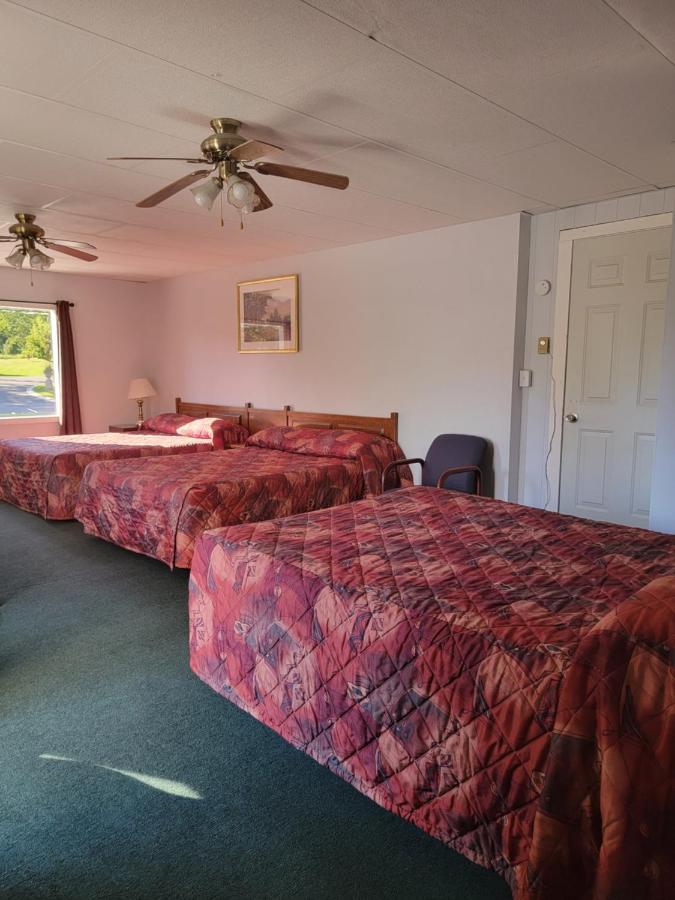 Gateway Motel Gananoque Exterior photo