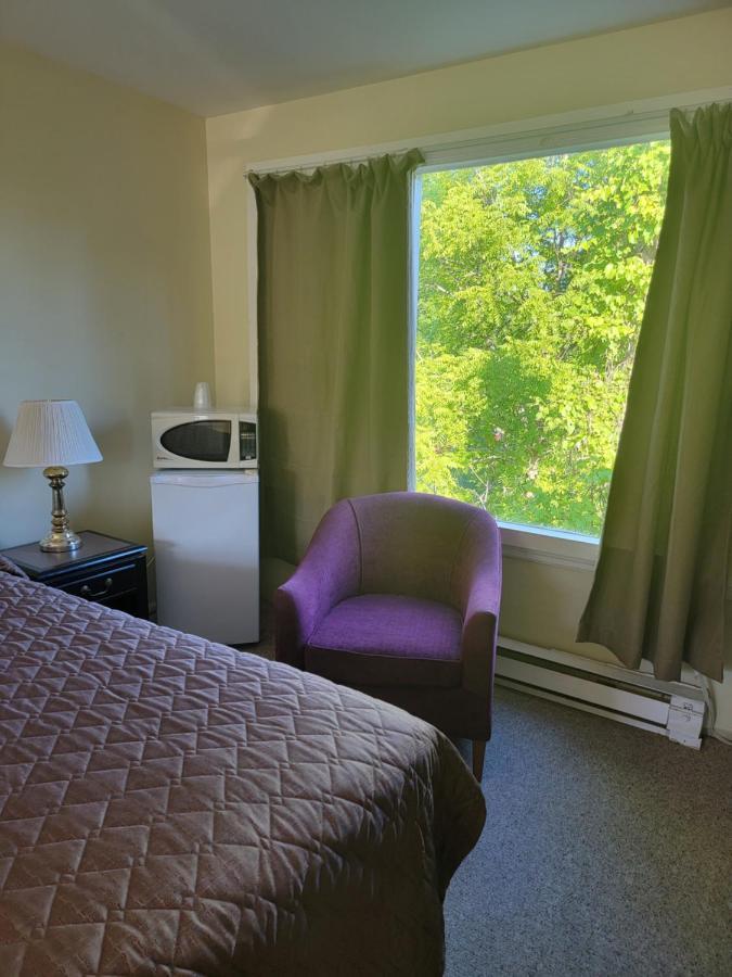 Gateway Motel Gananoque Exterior photo