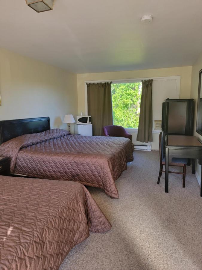 Gateway Motel Gananoque Exterior photo