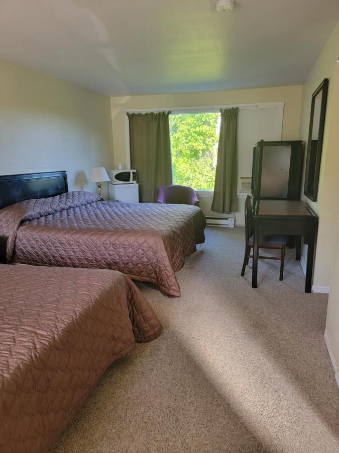 Gateway Motel Gananoque Exterior photo
