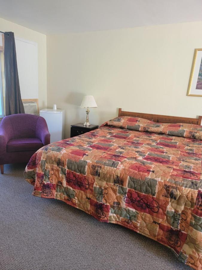 Gateway Motel Gananoque Exterior photo
