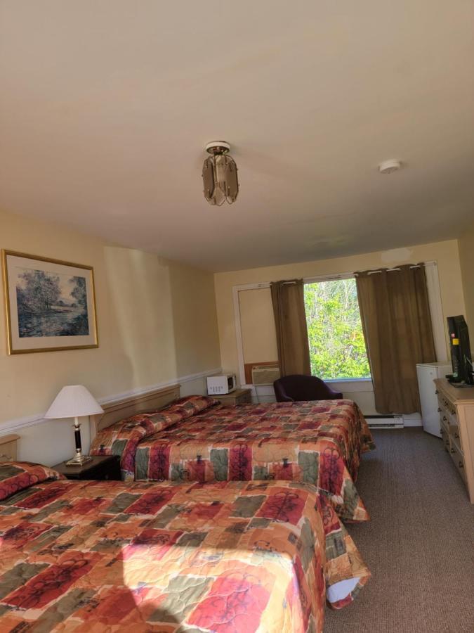 Gateway Motel Gananoque Exterior photo